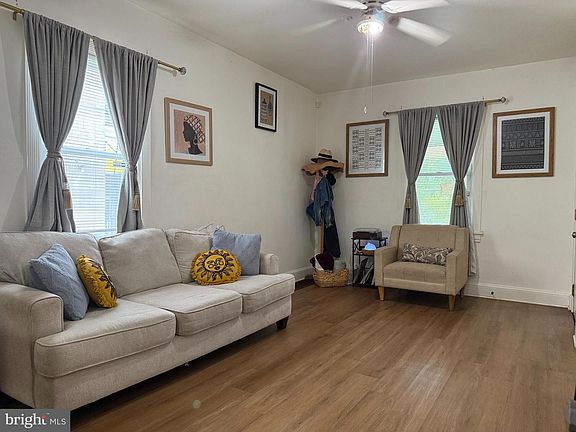 4th image of 1504 Willow Ave