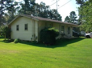 1 Chicot Dr, Cherokee Village, AR 72529