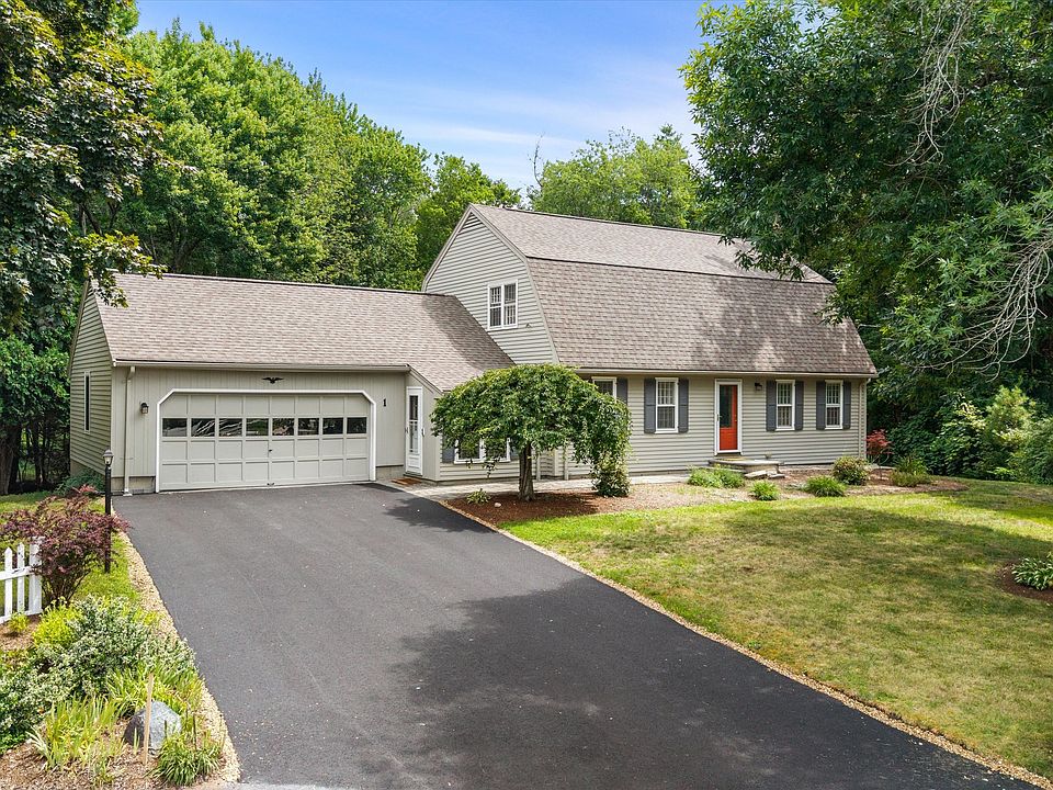 1st image of 1 Longmeadow Rd