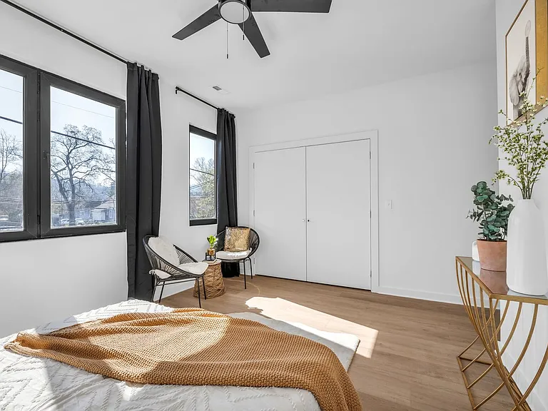 2248 Bailey Ave — Photo 13