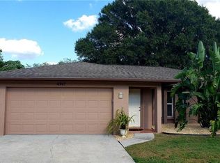 4367 Meadowland Cir, Sarasota, FL 34233