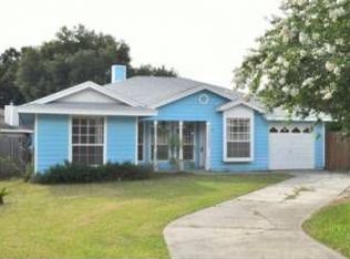 583 Dorset Dr, Tavares, FL 32757