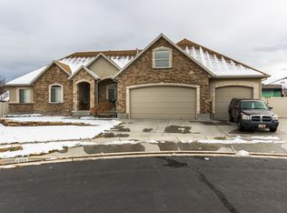 8053 S Stone Cutter Cir, West Jordan, UT 84081