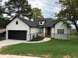 1537 E 5th St, Fayetteville, AR 72701