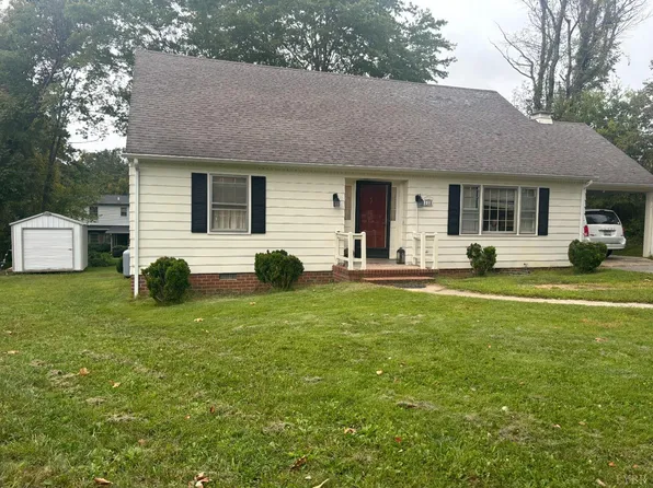 102 E Forest St, Brookneal, VA 24528