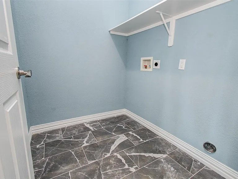 898 Road 3556 — Photo 10