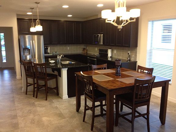 kitchen/dining area