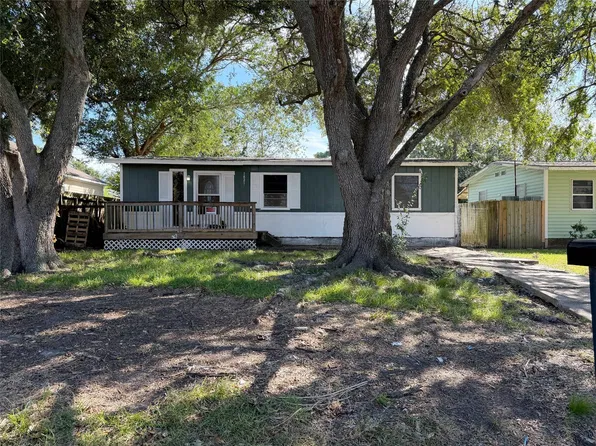 1821 Oriole Dr, League City, TX 77573