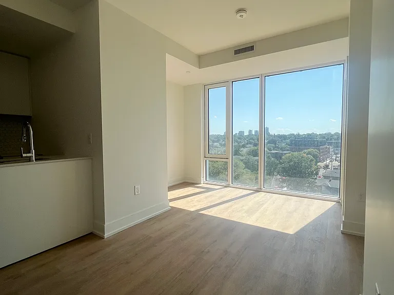2070 Scott St — Photo 27