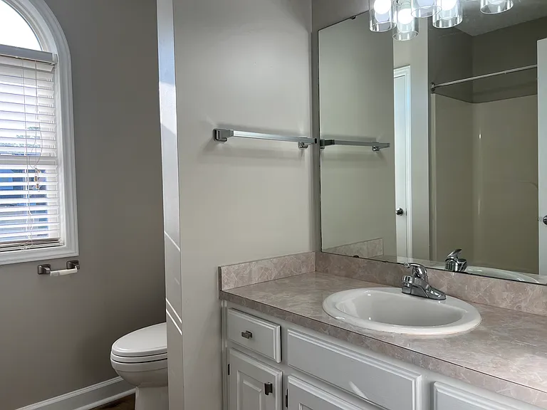 247 Palace Dr — Photo 31