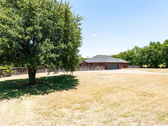 4th image of 317 Odessa Dr