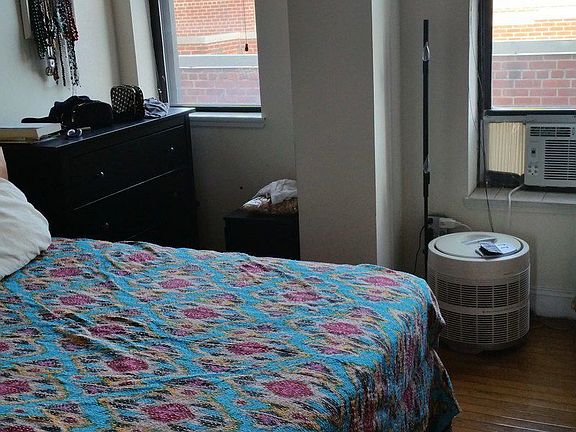 5th image of 329 E 13th St APT 5D