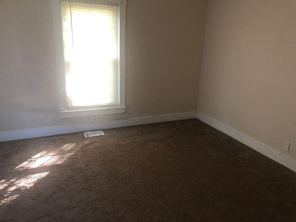 5th image of 114 Saffell St