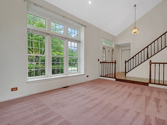 2nd image of 284 Gatewood Ln