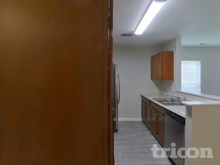 80 Springway Dr — Photo 4
