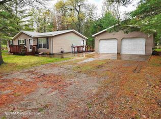 10096 Washington Ave, Grayling, MI 49738