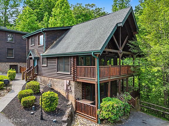 3rd image of 755 Glory Ridge Way