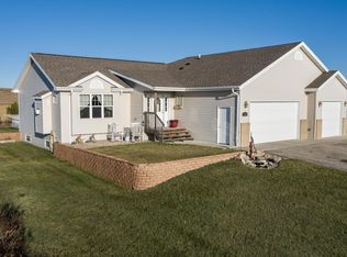 3916 Southridge Ln, Bismarck, ND 58504