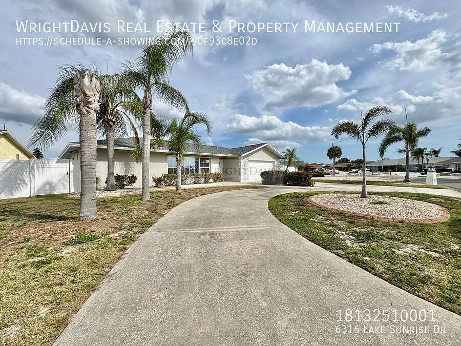 Waterfront 4/2 Apollo Beach home with Pool — Photo 4