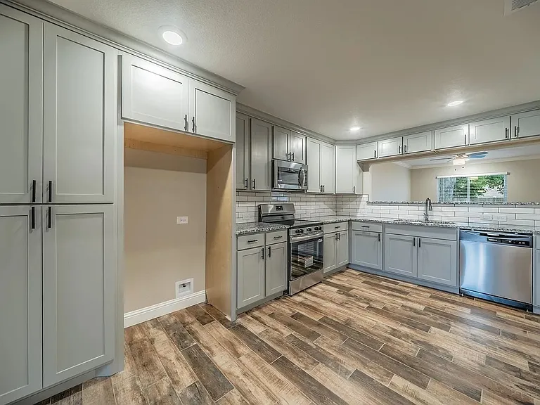 1813 Tompkins Dr — Photo 5
