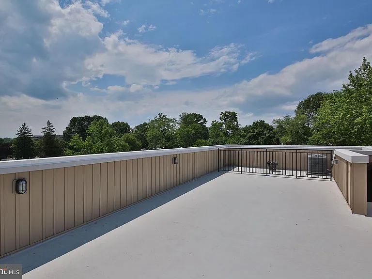 18 W Phil Ellena St #B2 — Photo 13