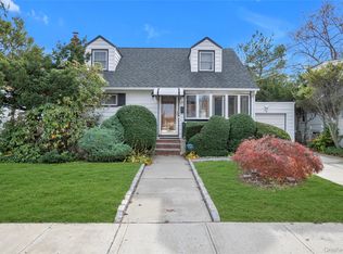 34 Heath Place, Hempstead, NY 11550