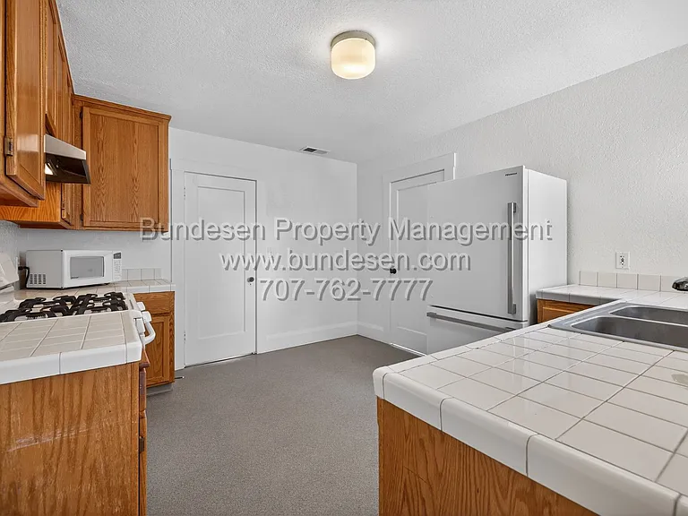 612 Petaluma Blvd S — Photo 25