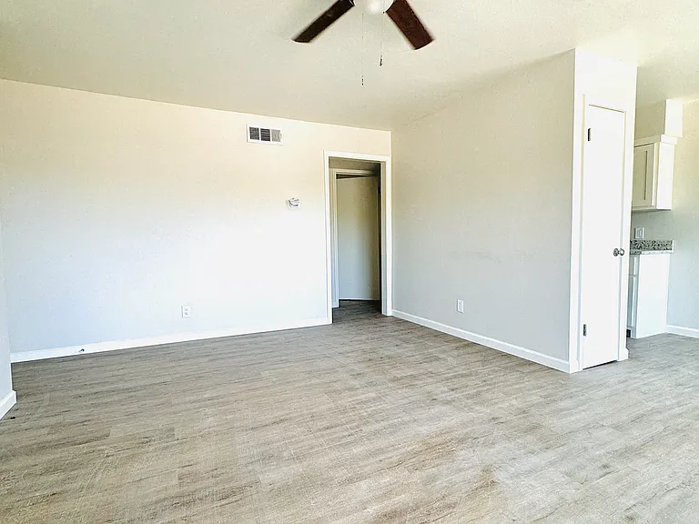 Mockingbird Apartments — Photo 13