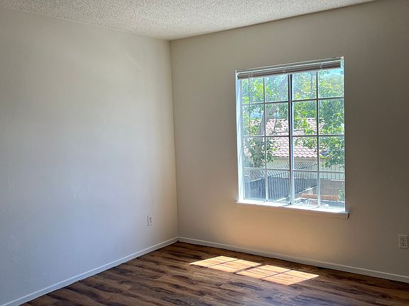 4th image of 149 W 6th St APT 35
