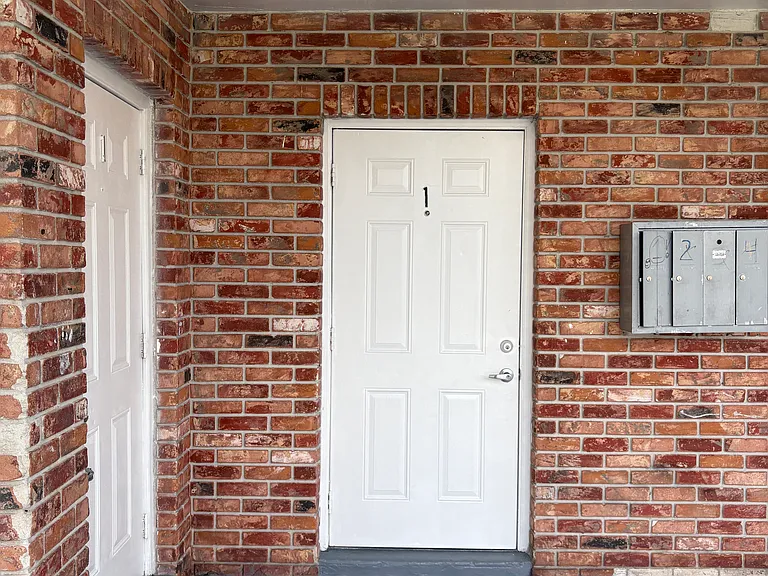 601 SW 2nd Ave #7 — Photo 10