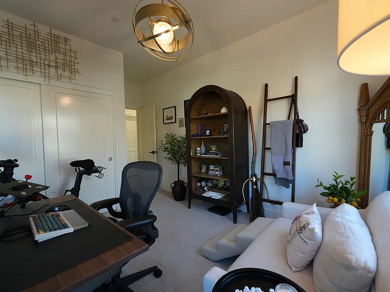 145 Plum Lily — Photo 21