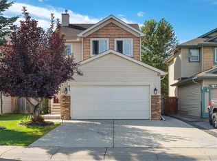 41 E Cimarron Meadows Close, Okotoks, AB T1S 1T5