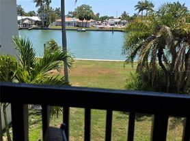 511 Plaza Seville Ct