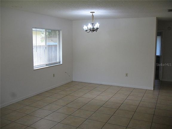 2nd image of 412 E Warren Ave