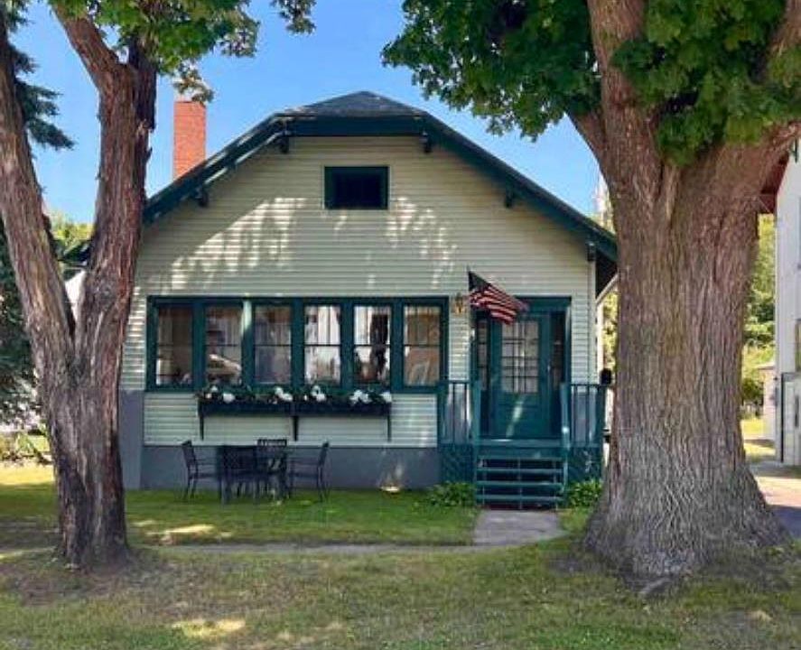 611 Michigan St, Ontonagon, MI 49953 Zillow