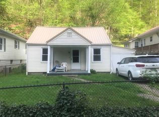 832 S Park Rd SE, Charleston, WV 25304