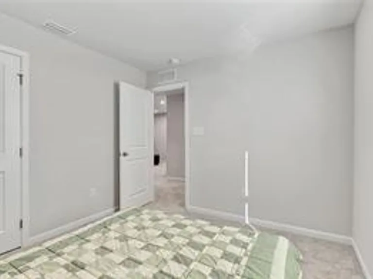 304 Normandy Cres — Photo 19