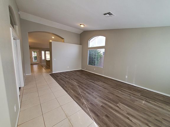 3rd image of 5656 W Pontiac Dr