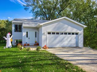 27082 99th St, Trevor, WI 53179