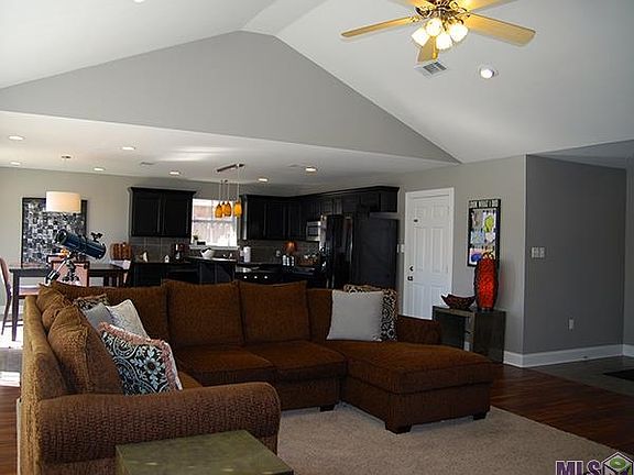 4th image of 23798 Rosemont Ave