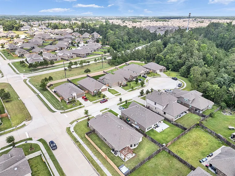 27997 Lone Hollow Ln — Photo 44