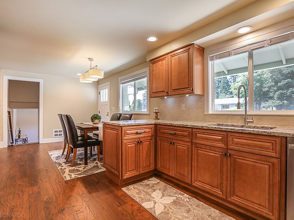 4th image of 2201 SE 139th Ave
