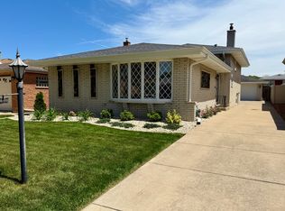8927 S Sacramento Ave, Evergreen Park, IL 60805