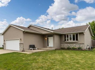 4864 11th Ct NW, Rochester, MN 55901