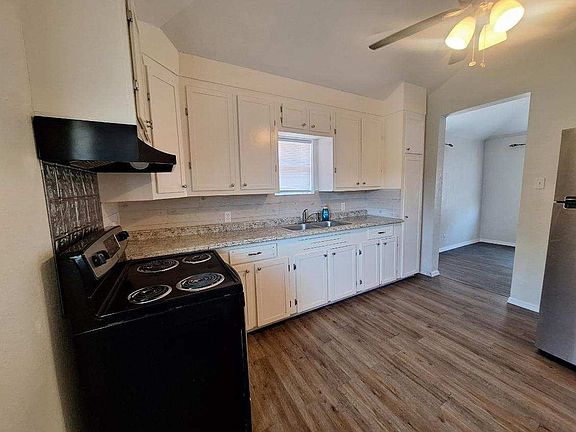 5th image of 2919 Lois Dr
