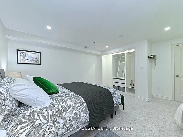 354 Plains Rd W — Photo 17