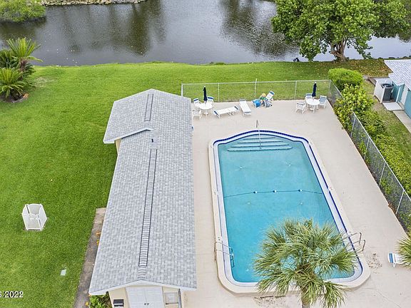 3rd image of 636 Desoto Ln