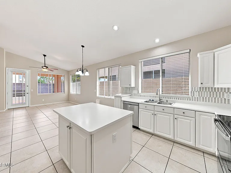 1402 E Shannon St — Photo 8