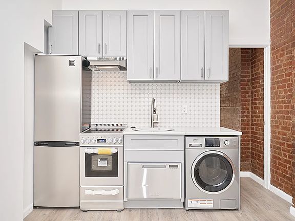 3rd image of 319 E 83rd St APT 1
