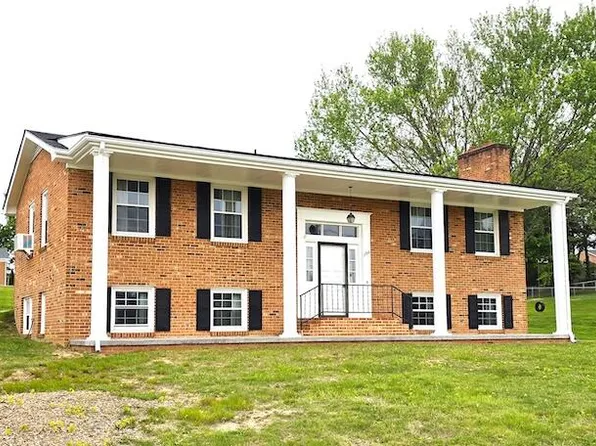 290 Briarwood Dr SW, Christiansburg, VA 24073